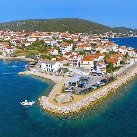 Apartment By The Sea Kali, Ugljan - 24314 *